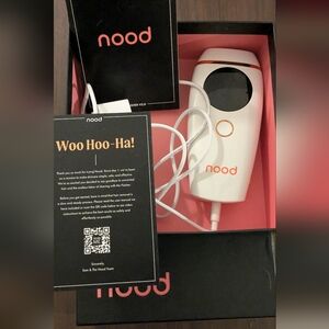 Nood Hair Removal Device in White and Red